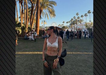 Δείχνει-με-περηφάνια-τους-κοιλιακούς-της-η-κόρη-του-Μουρίνιο,-φωτογραφίες