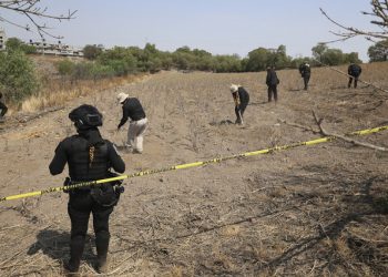 Ανατριχιαστική-ανακάλυψη-στο-Μεξικό:-Βρέθηκαν-πάνω-από-1.000-θραύσματα-οστών-σε-μια-λίμνη