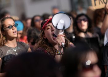 Μαζικές-διαδηλώσεις-στη-Λισαβόνα-κατά-των-εργασιακών-αλλαγών-και-των-περικοπών-στις-πληρωμές-υπερωριών