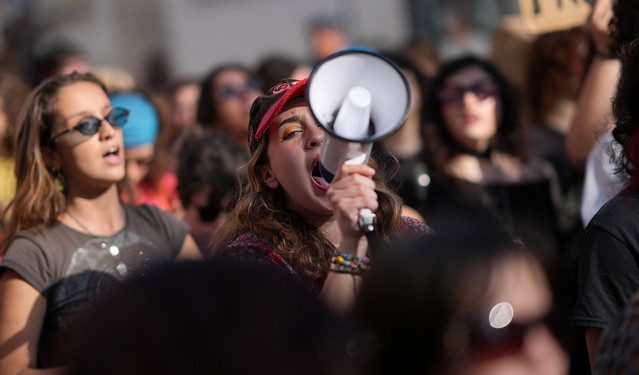 Μαζικές-διαδηλώσεις-στη-Λισαβόνα-κατά-των-εργασιακών-αλλαγών-και-των-περικοπών-στις-πληρωμές-υπερωριών