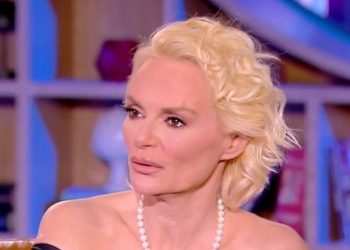 Έλενα-Χριστοπούλου:-«Αποσύρθηκα-εγώ-για-να-μην-φαγωθώ-και-για-να-μην-φαγωθούμε»