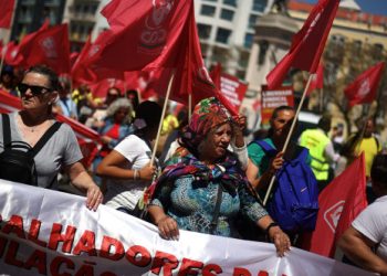 Χιλιάδες-διαδηλωτές-στην-Πορτογαλία-κατά-των-μεταρρυθμίσεων-στην-αγορά-εργασίας