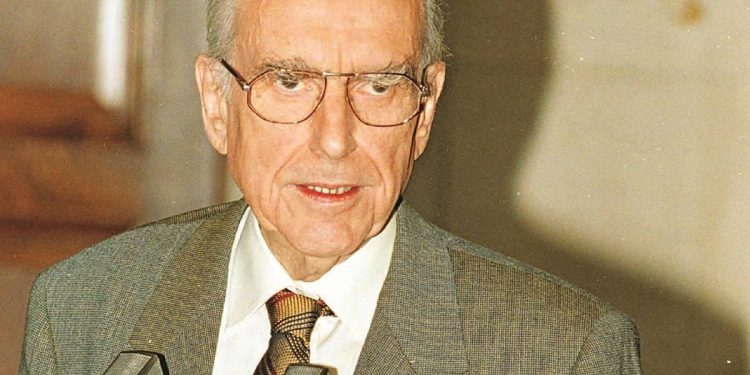 Ψαγμένος-συλλέκτης-ρολογιών-ο-Ανδρέας-Παπανδρέου