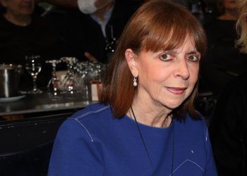 Με-νέο-look-στα-μαλλιά-η-Κατερίνα-Σακελλαροπούλου