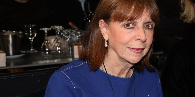 Με-νέο-look-στα-μαλλιά-η-Κατερίνα-Σακελλαροπούλου