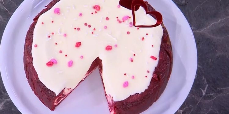 red-velvet-cheesecake-του-Χριστόφορου-Βεργάδου