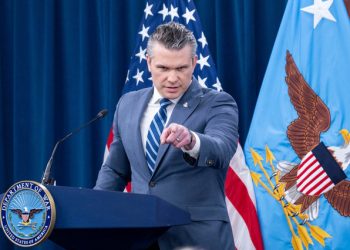 Ο-Χέγκσεθ-απήγγειλε-«προσευχή»-εμπνευσμένη-από-το-pulp-fiction-στο-Πεντάγωνο