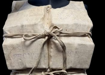 Σωσίβιο-επιζώντα-από-τον-Τιτανικό-βγαίνει-σε-ιστορική-δημοπρασία