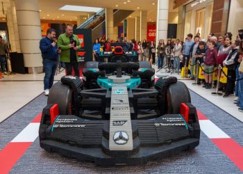 Στην-Ελλάδα-το-μονοθέσιο-lego-mercedes-amg-petronas-f1