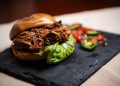 Εύκολο-pulled-pork-σε-κατσαρόλα