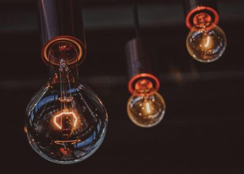 Παραλογισμός-στη-Θάσο:-Μένουν-χωρίς-ρεύμα-για-πάνω-από-δύο-μήνες-γιατί…-πλήρωσαν-0,03-ευρώ-παραπάνω