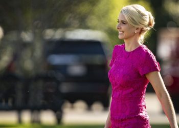 Νάταλι-Χαρπ:-Η-εμμονική-συνεργάτιδα-του-Τραμπ-που-σήμανε-συναγερμό-στις-Μυστικές-Υπηρεσίες-–-Λέει-ότι-του-χρωστάει-τη-ζωή-της