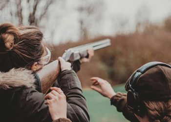 ΗΠΑ:-Τραμπ,-ice-και-ακροδεξιά-στρέφουν-τους-προοδευτικούς-Αμερικανούς-στα-όπλα