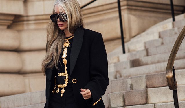 Η-δύναμη-του-φυσικού:-Γιατί-τα-γκρίζα-μαλλιά-είναι-πιο-επίκαιρα-από-ποτέ