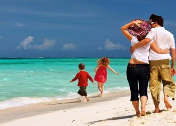 Διοικήτρια-ΔΥΠΑ-στο-ΕΡΤnews:-Ξεκινούν-την-Τρίτη-οι-αιτήσεις-για-τον-κοινωνικό-τουρισμό-–-Ποιοι-δικαιούνται-το-voucher