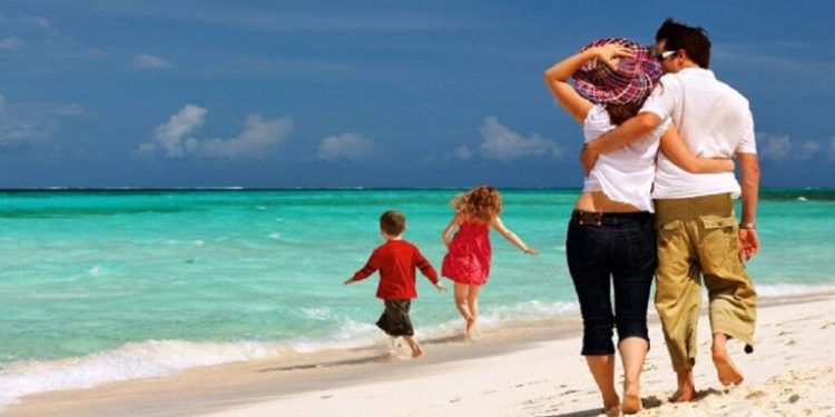 Διοικήτρια-ΔΥΠΑ-στο-ΕΡΤnews:-Ξεκινούν-την-Τρίτη-οι-αιτήσεις-για-τον-κοινωνικό-τουρισμό-–-Ποιοι-δικαιούνται-το-voucher