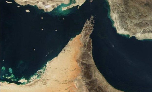 Νηοπομπή-δεξαμενόπλοιων-αναχωρεί-από-τον-Περσικό-Κόλπο-και-διέρχεται-από-τα-Στενά-του-Ορμούζ