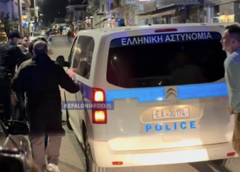 Κεφαλονιά:-«Δολοφόνοι»-φώναζε-το-πλήθος-στους-3-προφυλακισθέντες-–-Τους-έβγαλαν-από-την-πίσω-πόρτα