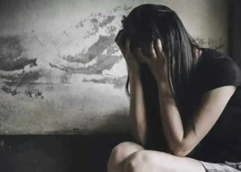 Θεσσαλονίκη:-Ανήλικη-κατήγγειλε-τον-βιασμό-της-από-21χρονο-μετά-από-κατανάλωση-αλκοόλ