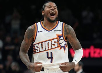 Σανς-–-Γουόριορς-111-96:-Ο-Γκριν-«πέταξε»-εκτός-playoffs-Κάρι-και-Γκόλντεν-Στέιτ-(vids)