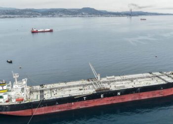 Οι-Φρουροί-της-Επανάστασης-ανακοίνωσαν-ότι-έκλεισαν-ξανά-τα-Στενά-του-Ορμούζ