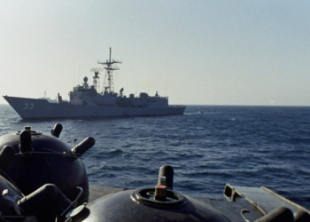 Έκρηξη-στην-ενέργεια:-Το-Στενό-του-Ορμούζ-στο-κόκκινο-–-Η-παγκόσμια-οικονομία-στο-χείλος-ασφυξίας