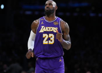 Λεμπρόν:-Τον-θέλουν-Λέικερς,-Ουόριορς,-Κλίπερς-και-Καβαλίερς