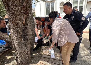 Τουρκία:-«Ζω-γιατί-η-σφαίρα-χτύπησε-φίλη-μου-που-ήταν-μπροστά»-–-Νωπός-ο-εφιάλτης-από-την-επίθεση-σε-σχολείο