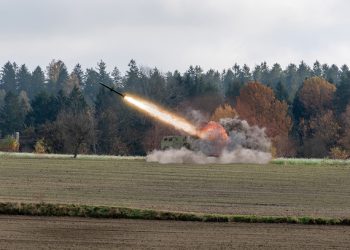 Πόλεμος-στην-Ουκρανία:-Ρωσικοί-βομβαρδισμοί-σε-λιμάνια-και-εγκατάσεις-ηλεκτρικής-ενέργειας-στην-Ουκρανία