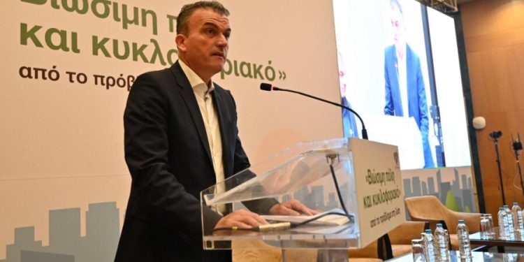 Λάρισα:-Από-το-κυκλοφοριακό-χάος-σε-μια-βιώσιμη-πόλη-–-Ο-διάλογος-που-ανοίγει-τον-δρόμο-για-το-2030-(φωτο-βίντεο)