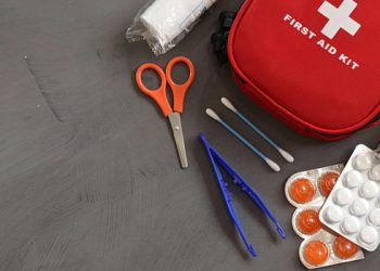 Φαρμακείο-αυτοκινήτου:-Τα-16-αντικείμενα-που-πρέπει-να-περιέχει-από-18-Ιουνίου-–-Το-πρόστιμο