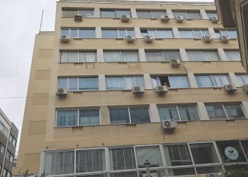 Ποιος-έριξε-από-τον-3ο-το-call-girl!