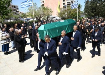 Με-τη-σημαία-του-Παναθηναϊκού-το-τελευταίο-«αντίο»-στον-Γιώργο-Γονιό-(pics)