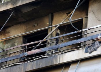 Τραγωδία-στο-κέντρο-της-Αθήνας:-Δύο-νεκροί-από-φωτιά-σε-διαμέρισμα-–-Η-στιγμή-που-οι-φλόγες-τυλίγουν-το-σπίτι