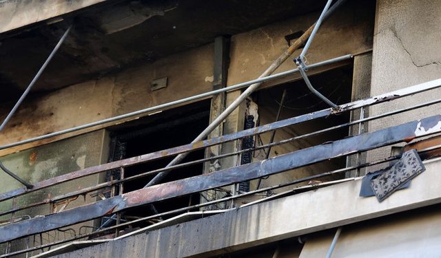 Τραγωδία-στο-κέντρο-της-Αθήνας:-Δύο-νεκροί-από-φωτιά-σε-διαμέρισμα-–-Η-στιγμή-που-οι-φλόγες-τυλίγουν-το-σπίτι