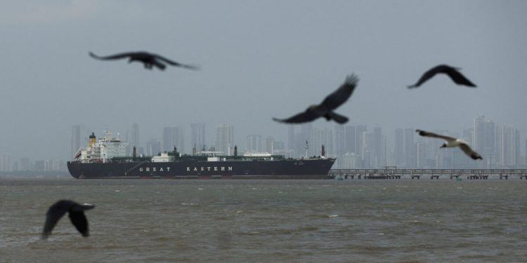 Το-Ιράν-έκλεισε-και-πάλι-τα-Στενά-του-Ορμούζ-κατηγορώντας-τις-ΗΠΑ-για-τον-νέο-αποκλεισμό