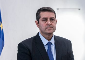 Γιώργος-Μυλωνάκης:-Κρίσιμες-οι-επόμενες-ημέρες-για-την-υγεία-του,-μειώνουν-τα-φάρμακα-καταταστολής-οι-γιατροί