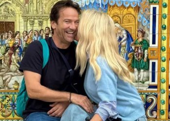 Ελένη-Μενεγάκη:-Νέες-φωτογραφίες-από-την-Ισπανία-με-τον-Μάκη-Παντζόπουλο-και-την-κόρη-τους