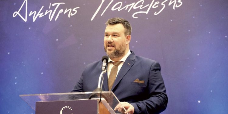 Μέλος-της-Επιτροπής-Οικονομικής-Πολιτικής-των-ευρωπαϊκών-Επιμελητηρίων-ως-εκπρόσωπος-της-Ελλάδος,-ο-Δημήτρης-Παπαλέξης