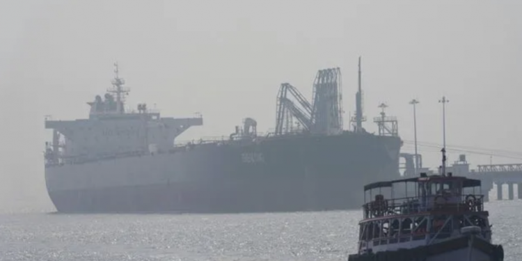 Αναφορές-για-πυροβολισμούς-σε-εμπορικά-πλοία-στα-Στενά-του-Ορμούζ