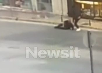 Παλλήνη:-Βίντεο-ντοκουμέντο-με-τον-άγριο-ξυλοδαρμό-κοσμηματοπώλη-για-διαφορά-τριών-ευρώ