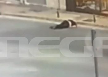 Παλλήνη:-Καρέ-καρέ-ο-άγριος-ξυλοδαρμός-κοσμηματοπώλη