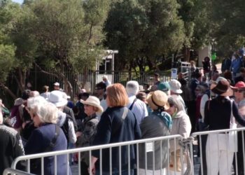 Διεθνής-Ημέρα-Μνημείων:-«Πλημμύρισαν»-οι-αρχαιολογικοί-χώροι-και-τα-μουσεία-λόγω-ελεύθερης-εισόδου