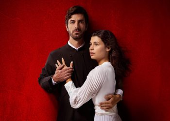 Άγιος-έρωτας-–-spoiler:-Ο-πατέρας-Νικόλαος-πετάει-τα-ράσα-για-τη-Χλόη