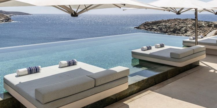 Το-one-&-only-στη-Τζια-επιστρέφει-ως-ήσυχος-και-πολυτελής-ναός-ευζωίας