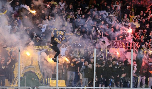 Τρέλα-στην-ΑΕΚ:-Χιλιάδες-οπαδοί-στην-προπόνηση-πριν-το-ματς-με-τον-ΠΑΟΚ