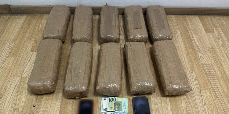 Άγιος-Παντελεήμονας:-Δύο-συλλήψεις-για-κύκλωμα-ναρκωτικών-της-αλβανικής-μαφίας,-ο-«εγκέφαλος»-έδινε-εντολές-από-το-κελί