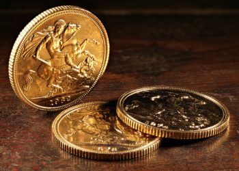 Καστοριά:-Εξαπάτησαν-τηλεφωνικά-93χρονη-και-απέσπασαν-χρυσές-λίρες-και-μετρητά-αξίας,-άνω-των-10.000-ευρώ