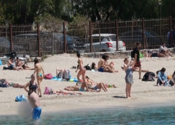 Καιρός:-Οι-πρώτες-βουτιές-για-τους-Αθηναίους,-σκηνικό-«Ιουλίου»,-πού-«άγγιξε»-τριαντάρι-η-θερμοκρασία