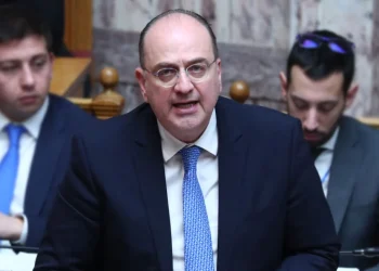 Το-χρονικό-της-παραίτησης-Λαζαρίδη:-Οι-πιέσεις-στο-παρασκήνιο-και-το-τελευταίο-τηλεφώνημα-πριν-την-έξοδο